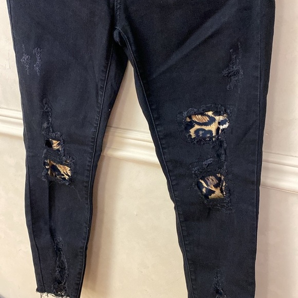 Judy Blue Black Destroyed Leopard Patch Skinny - Picture 6 of 9